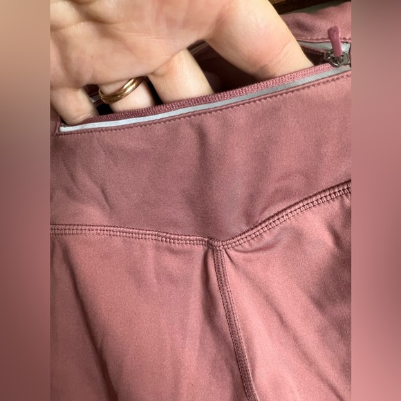 Fabletics ultra cool size small leggings - Picture 8 of 9